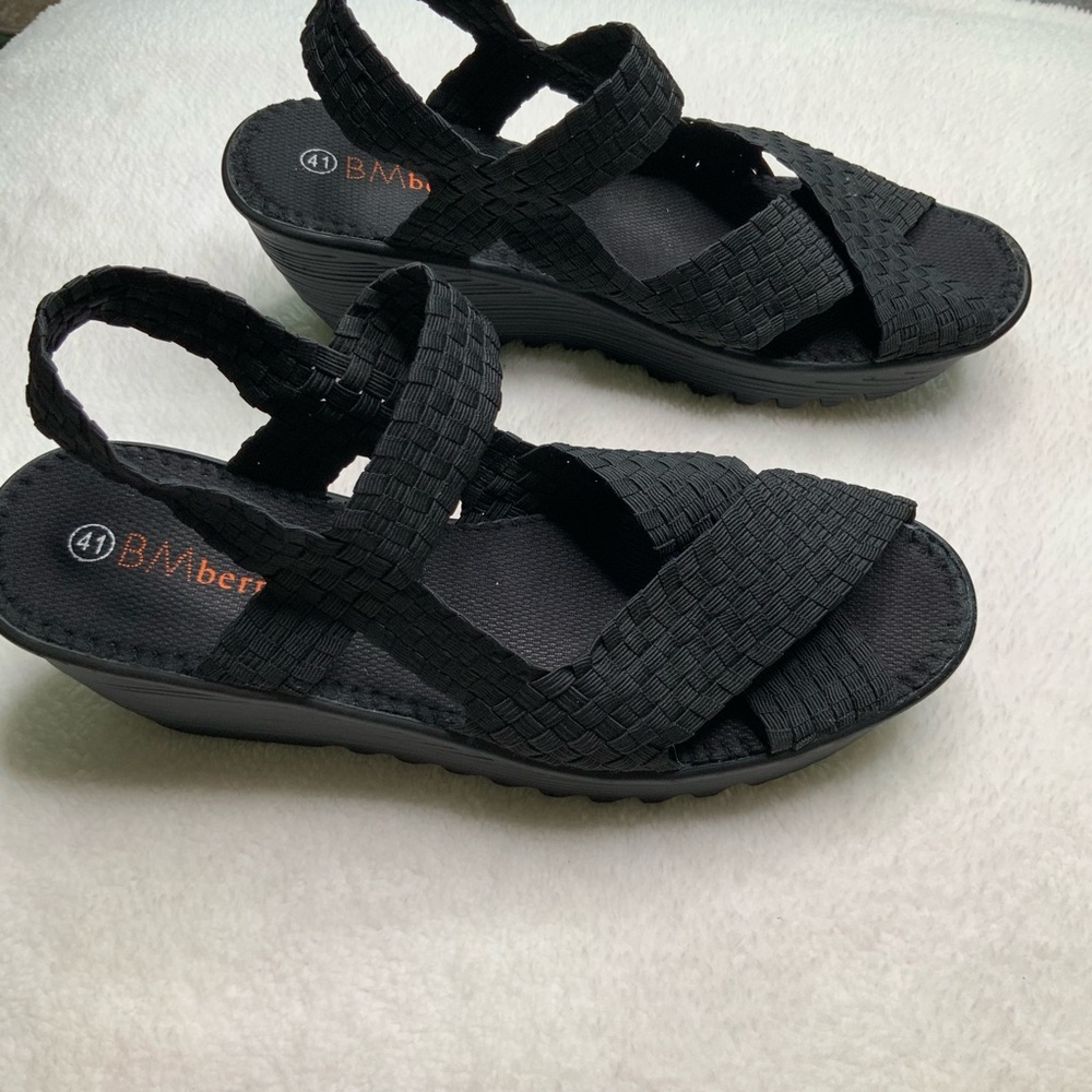 Bernie Mev. Black strap Sandal size 11